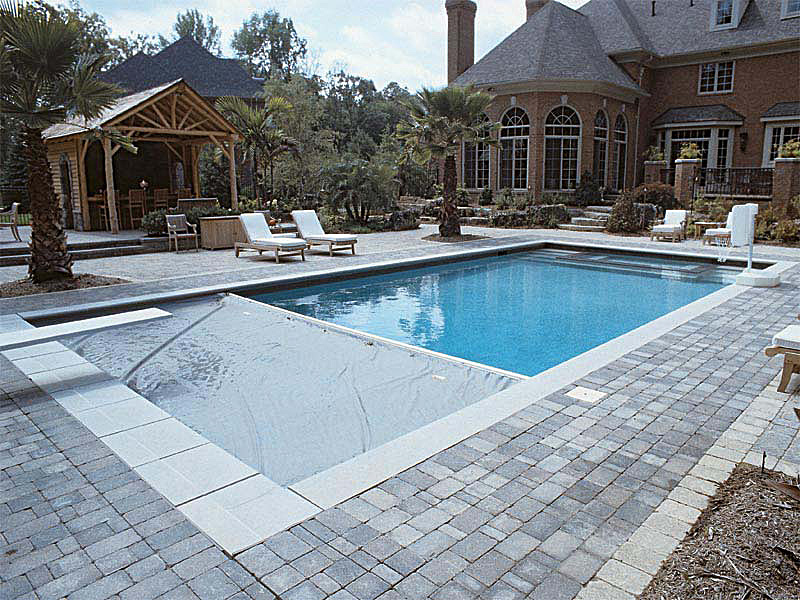 Automatic Pool Cover AquaBlue Welland